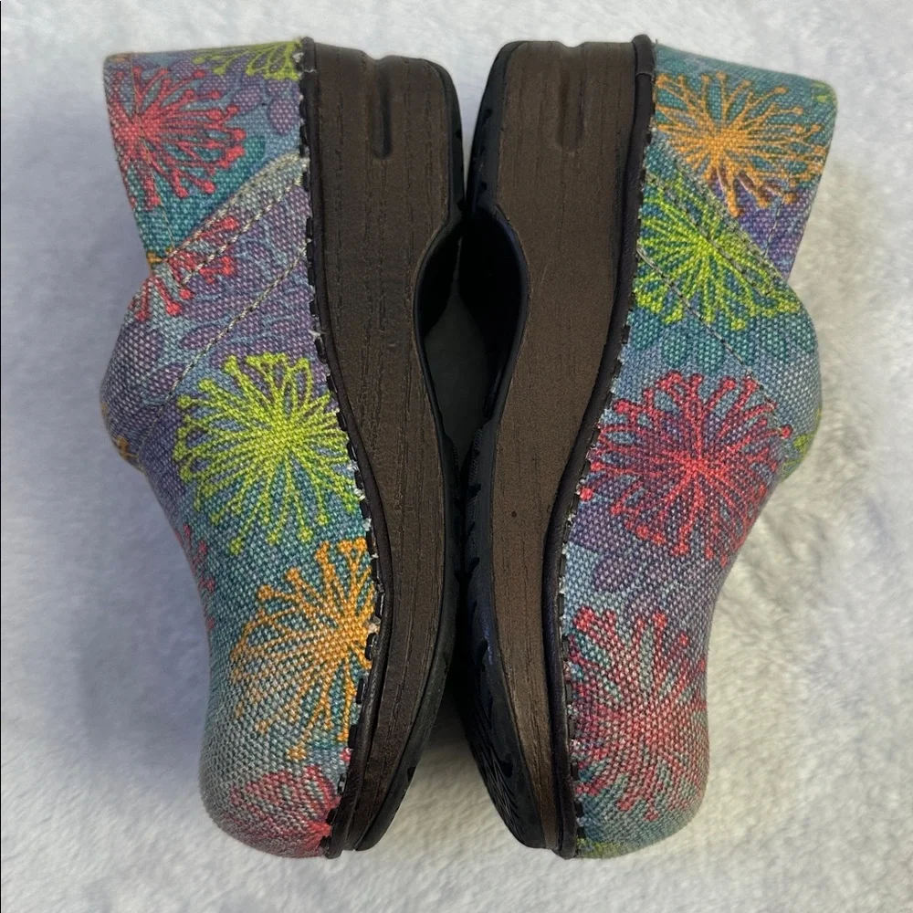 Dansko Vegan‎ Pro Fabric Starburst Floral Mules Clogs 28 Youth Size 1 Comfy Cute